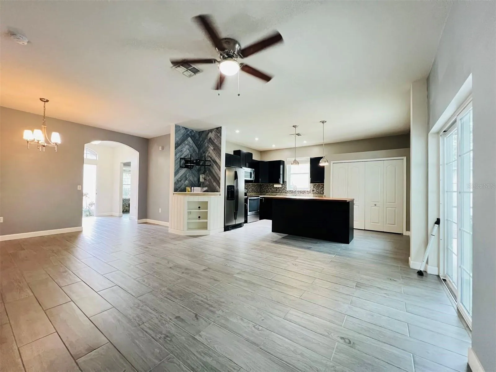 10143 SHADOW CREEK DR