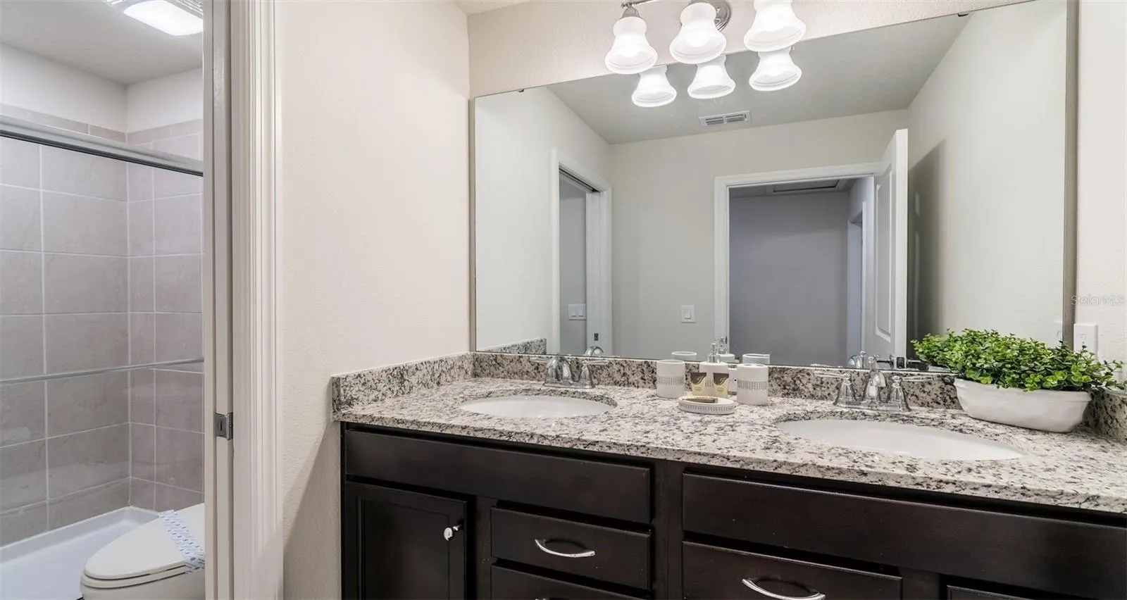2303 LELANI CIR
