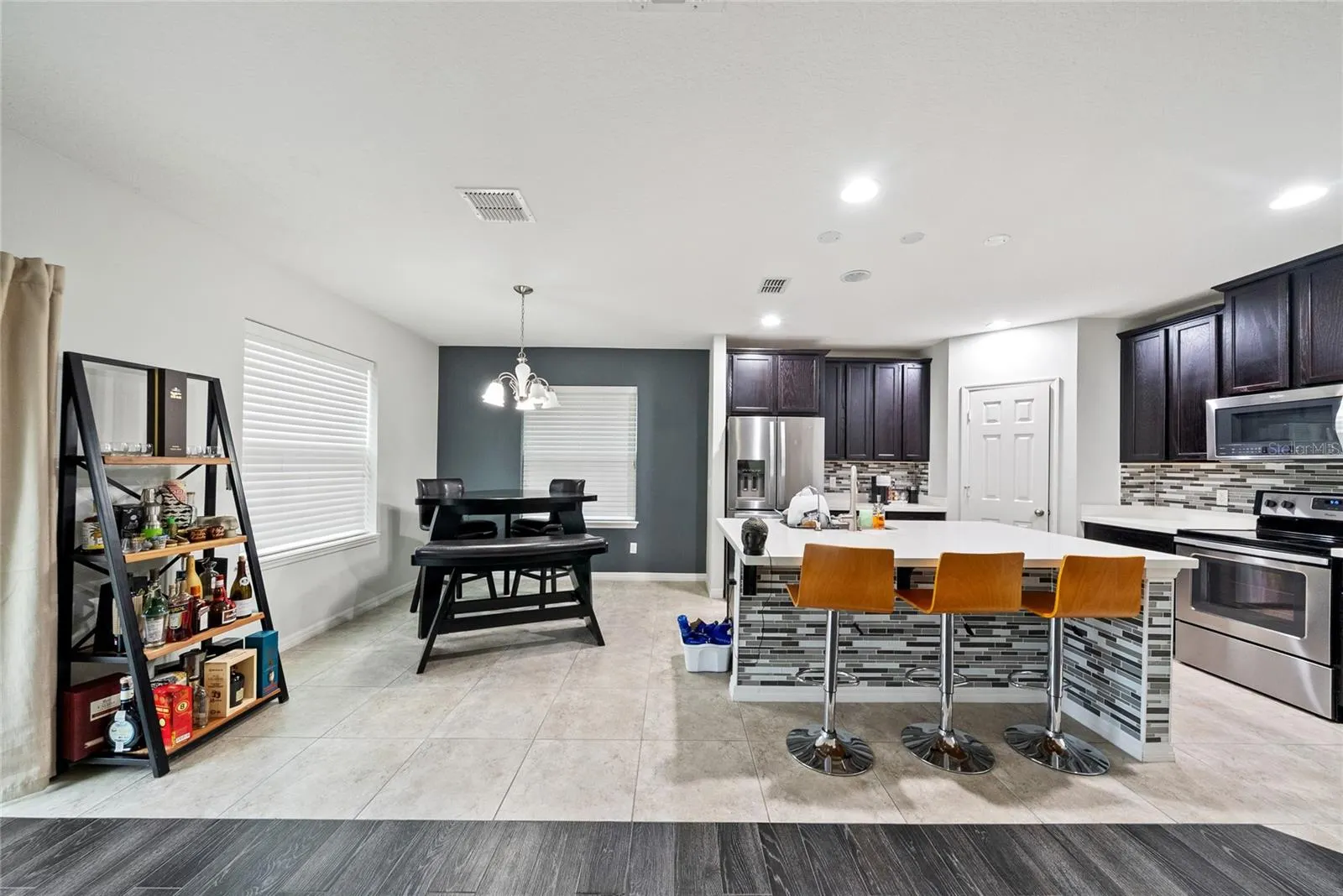 2817 MONTICELLO WAY