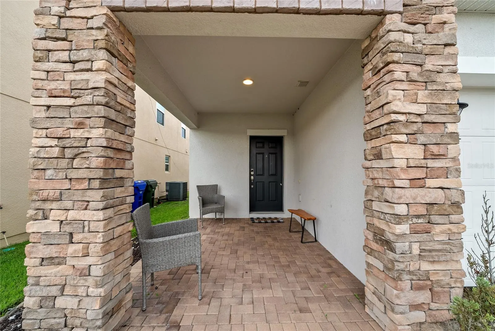 2817 MONTICELLO WAY