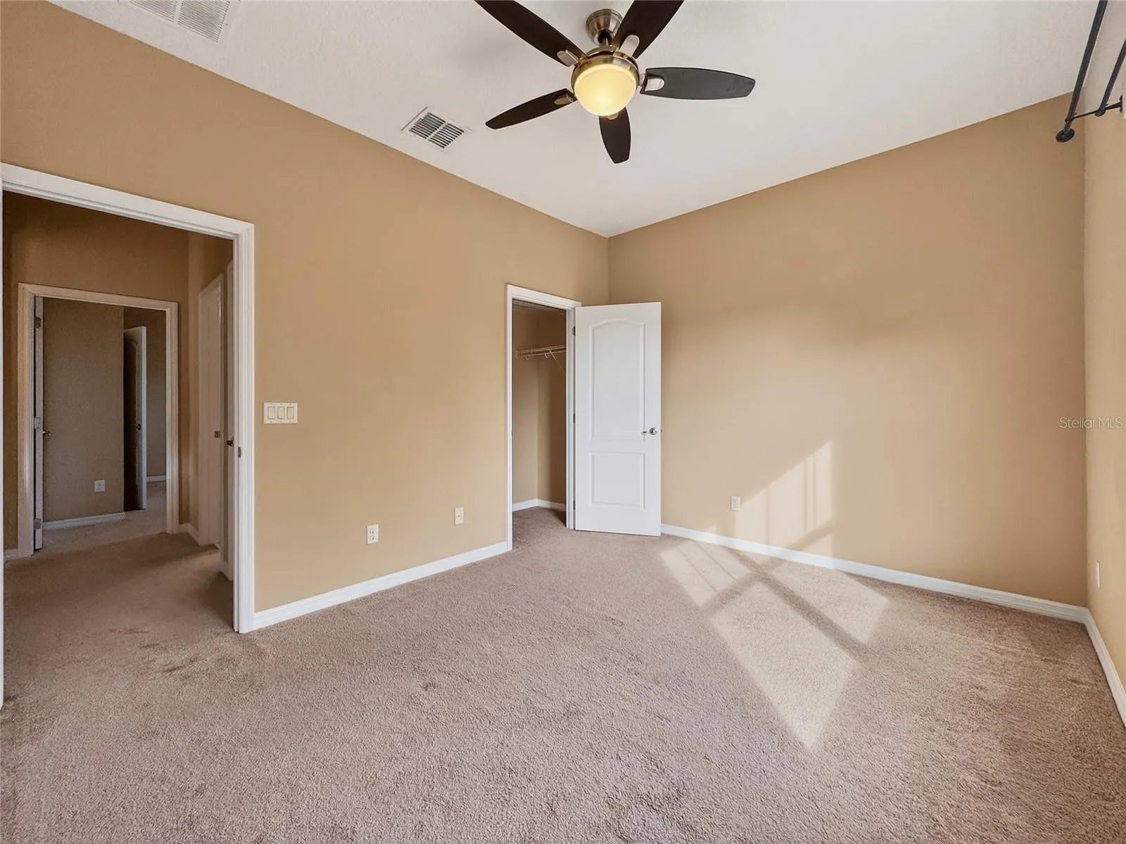 5518 THOMAS SQUARE DR