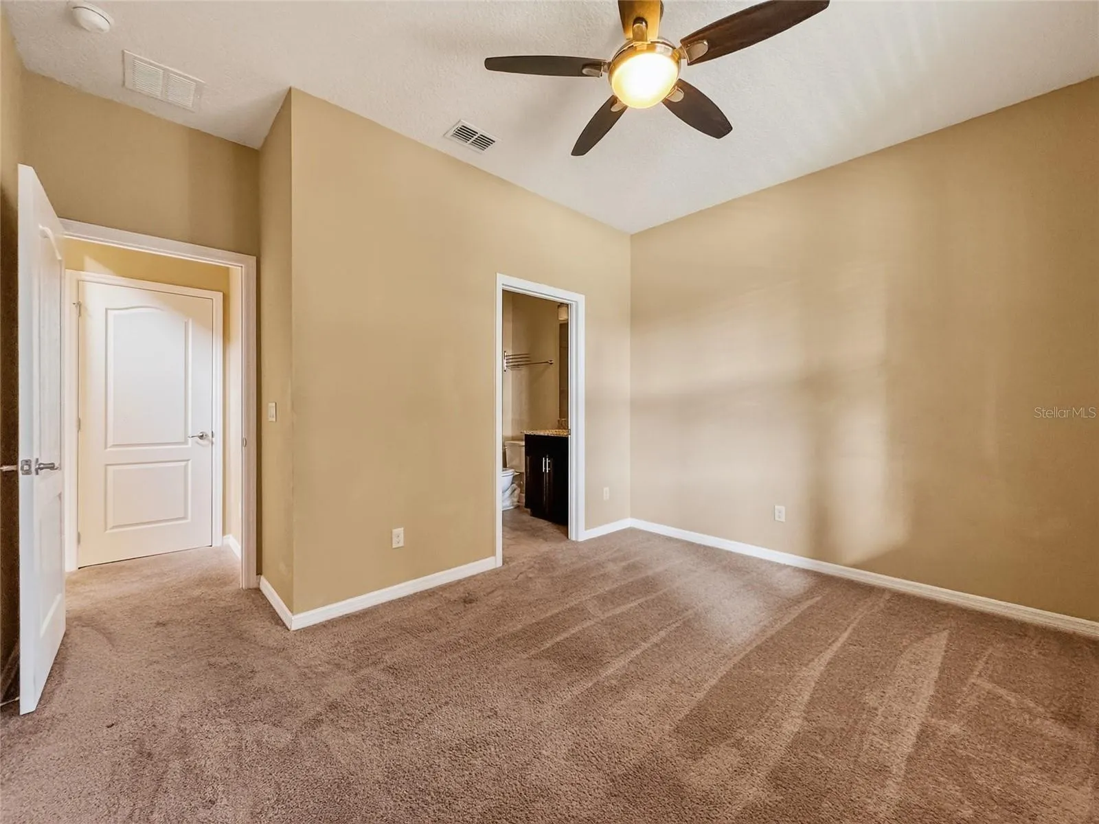 5518 THOMAS SQUARE DR