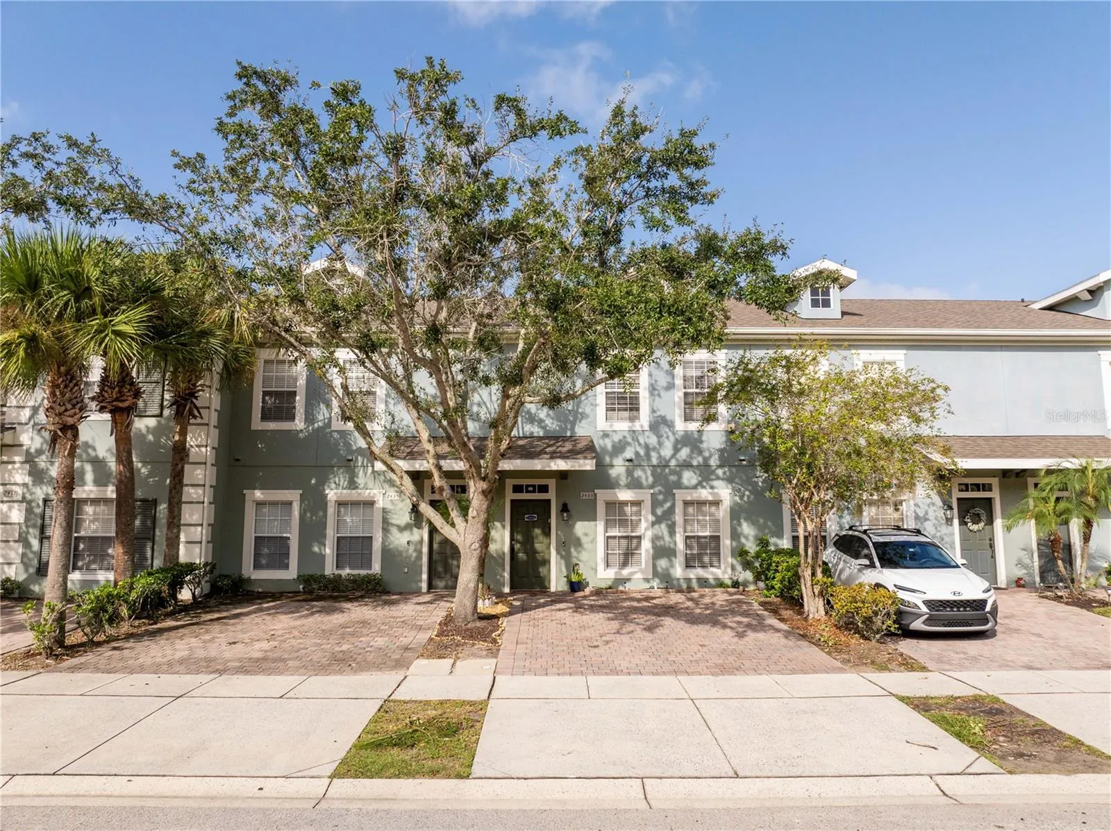 2433 CARAVELLE CIR