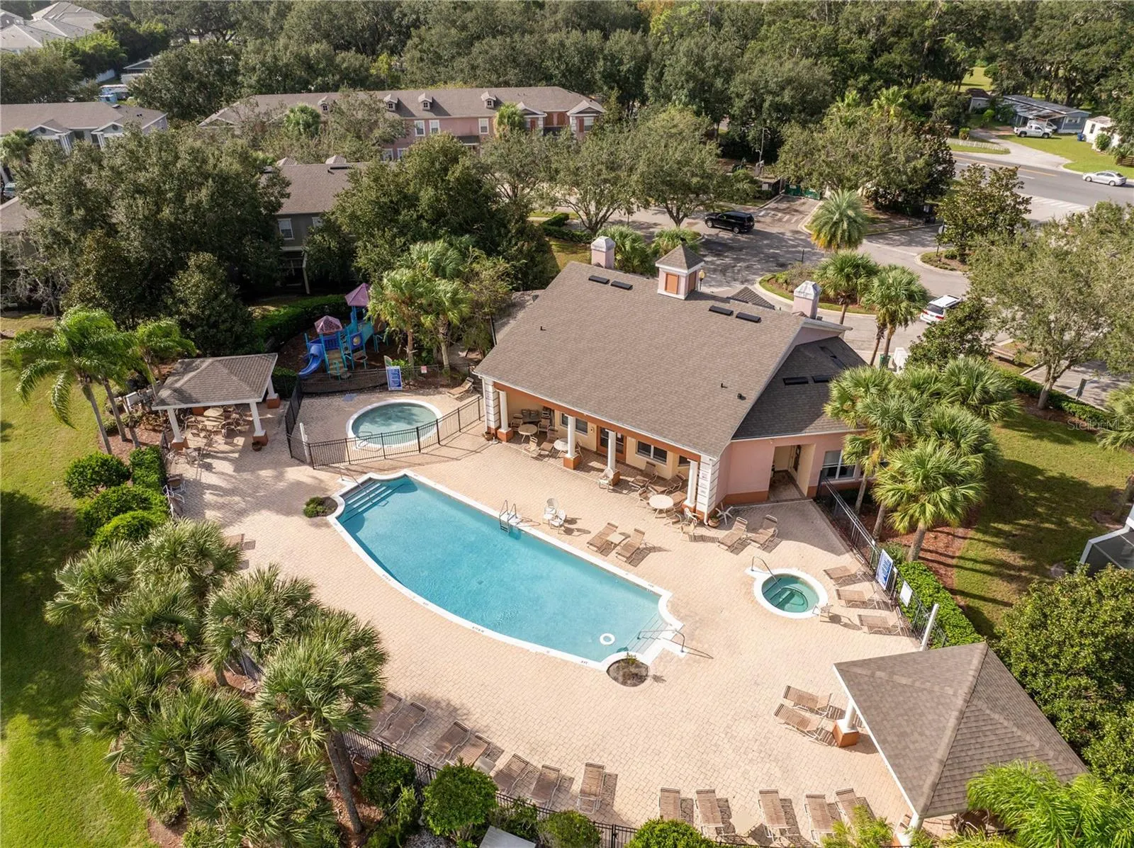 2433 CARAVELLE CIR