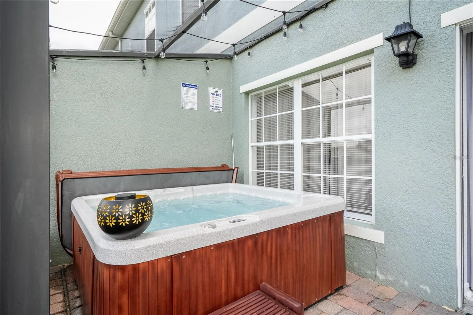 2433 CARAVELLE CIR