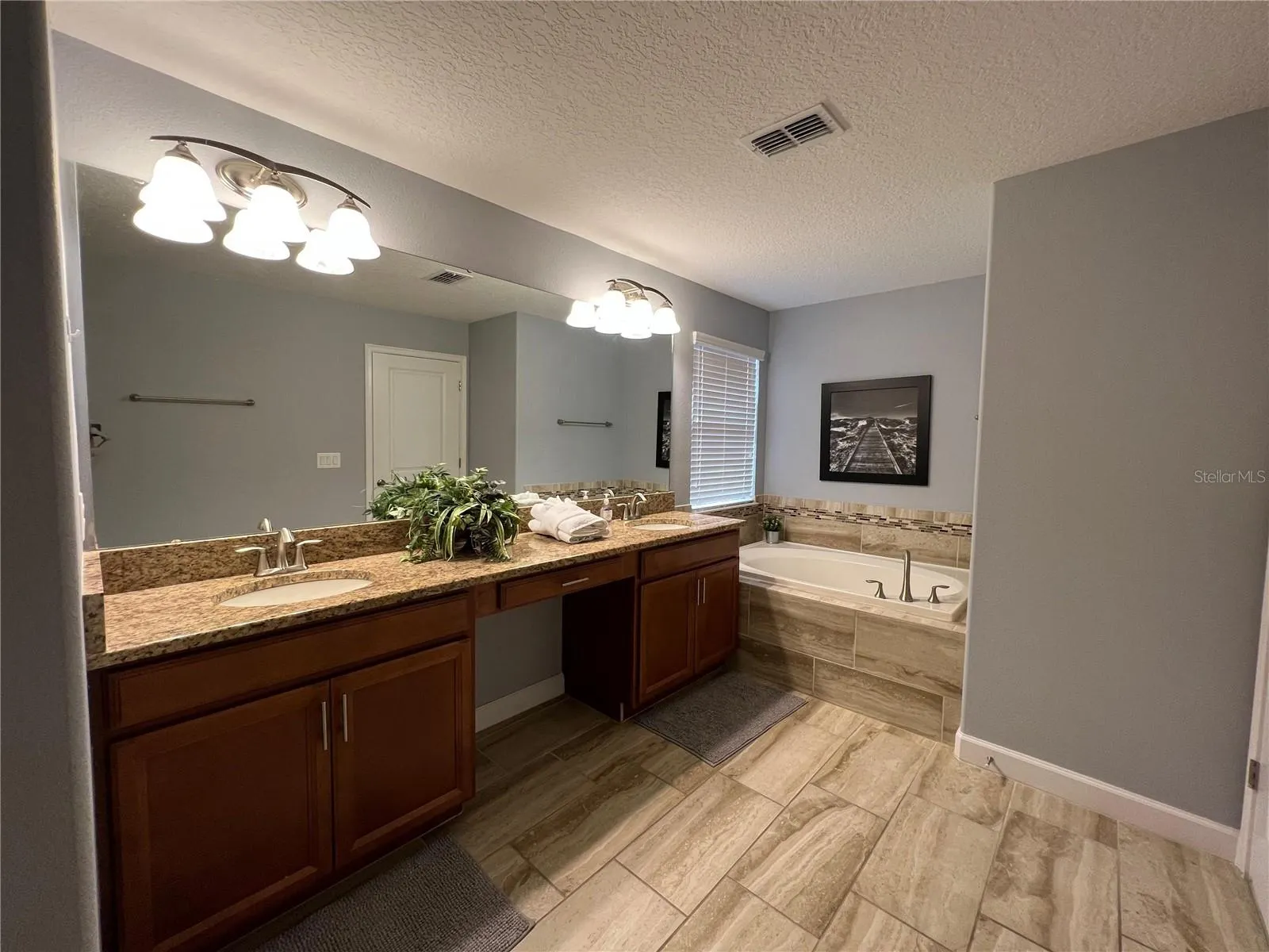 5439 SOLTERRA CIR