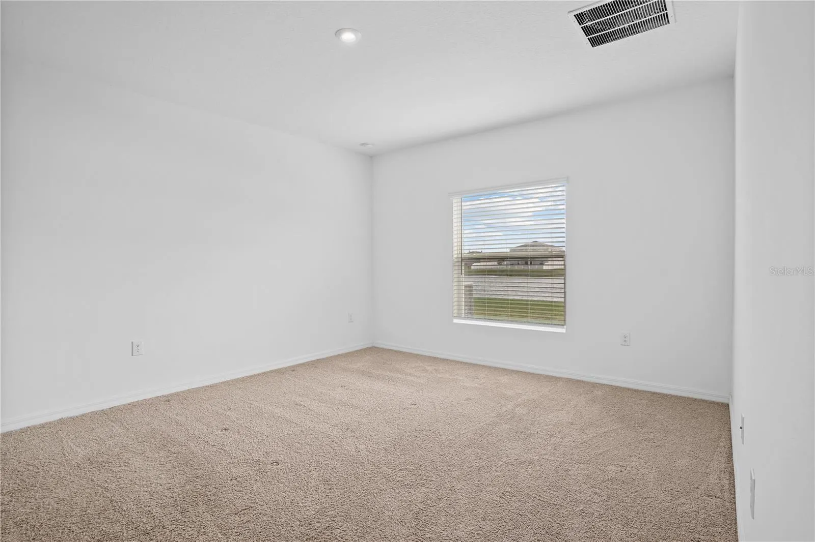 221 AQUAMARINE LN