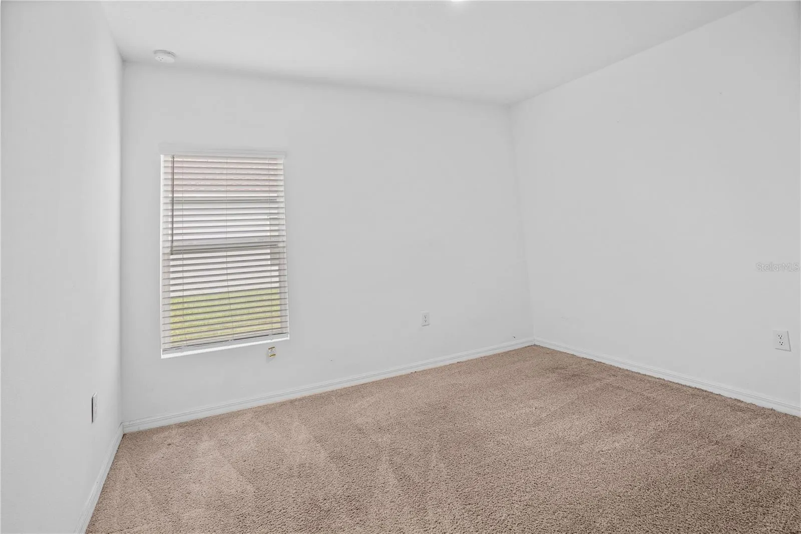 221 AQUAMARINE LN