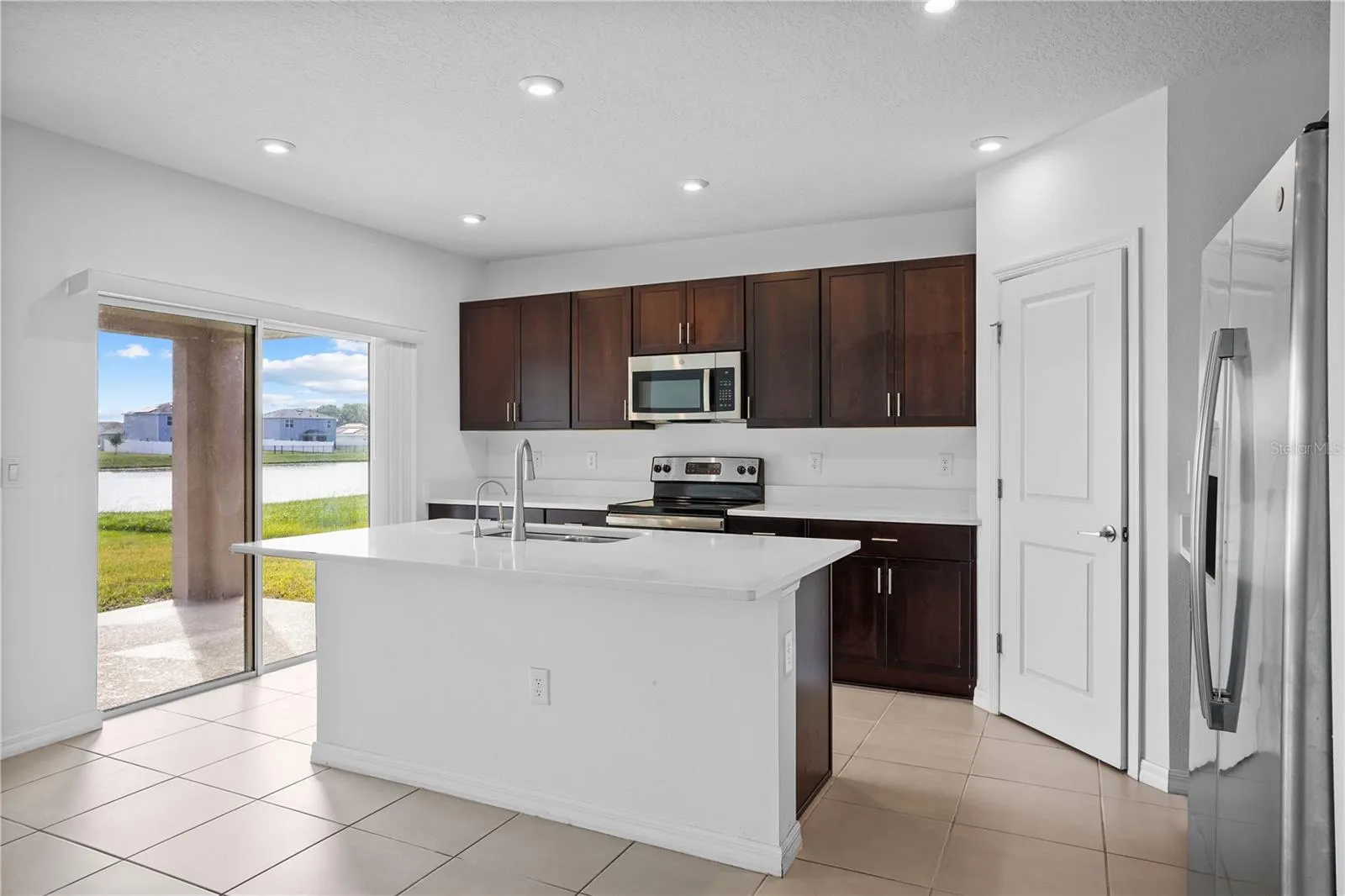 221 AQUAMARINE LN