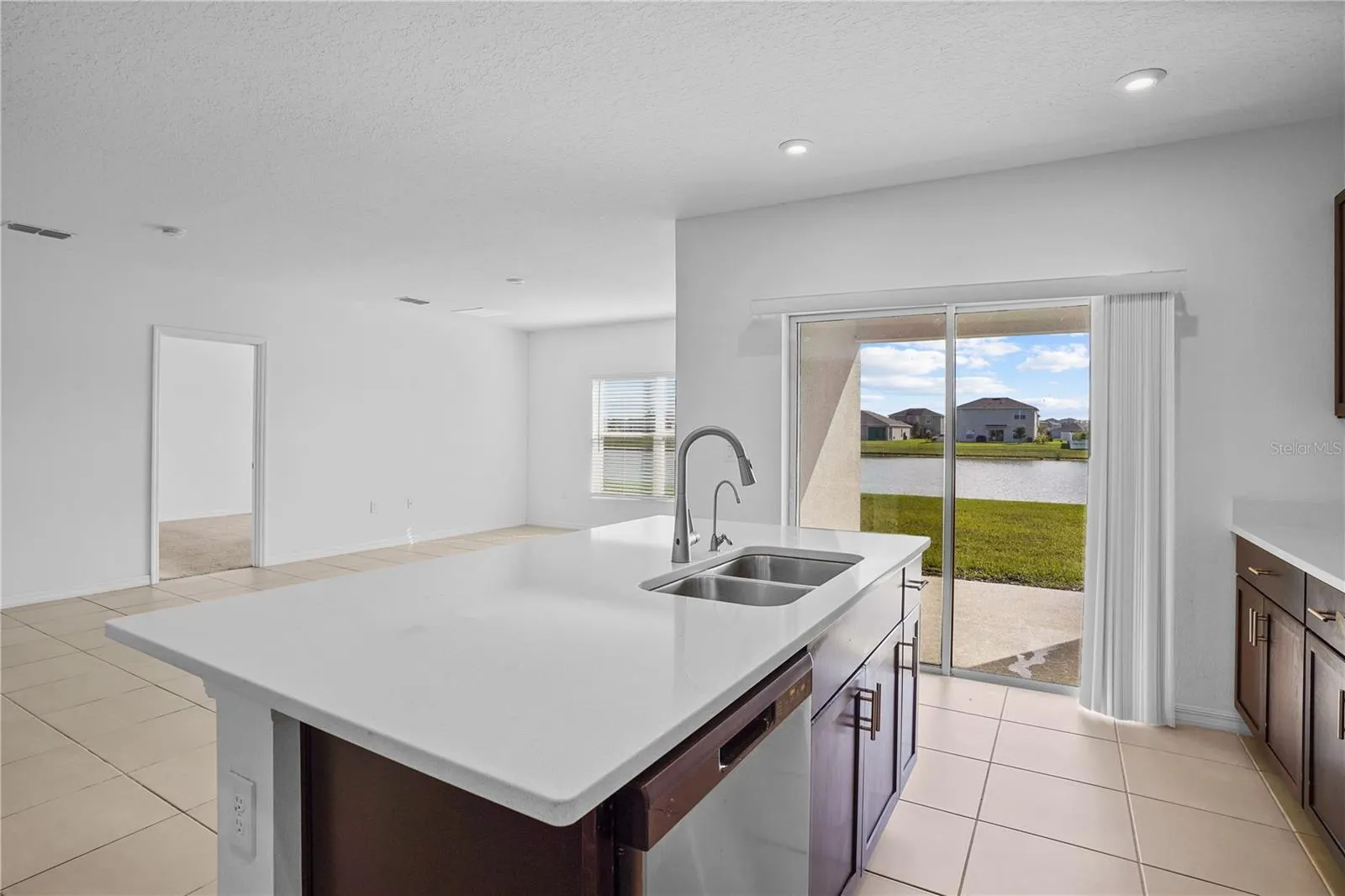 221 AQUAMARINE LN