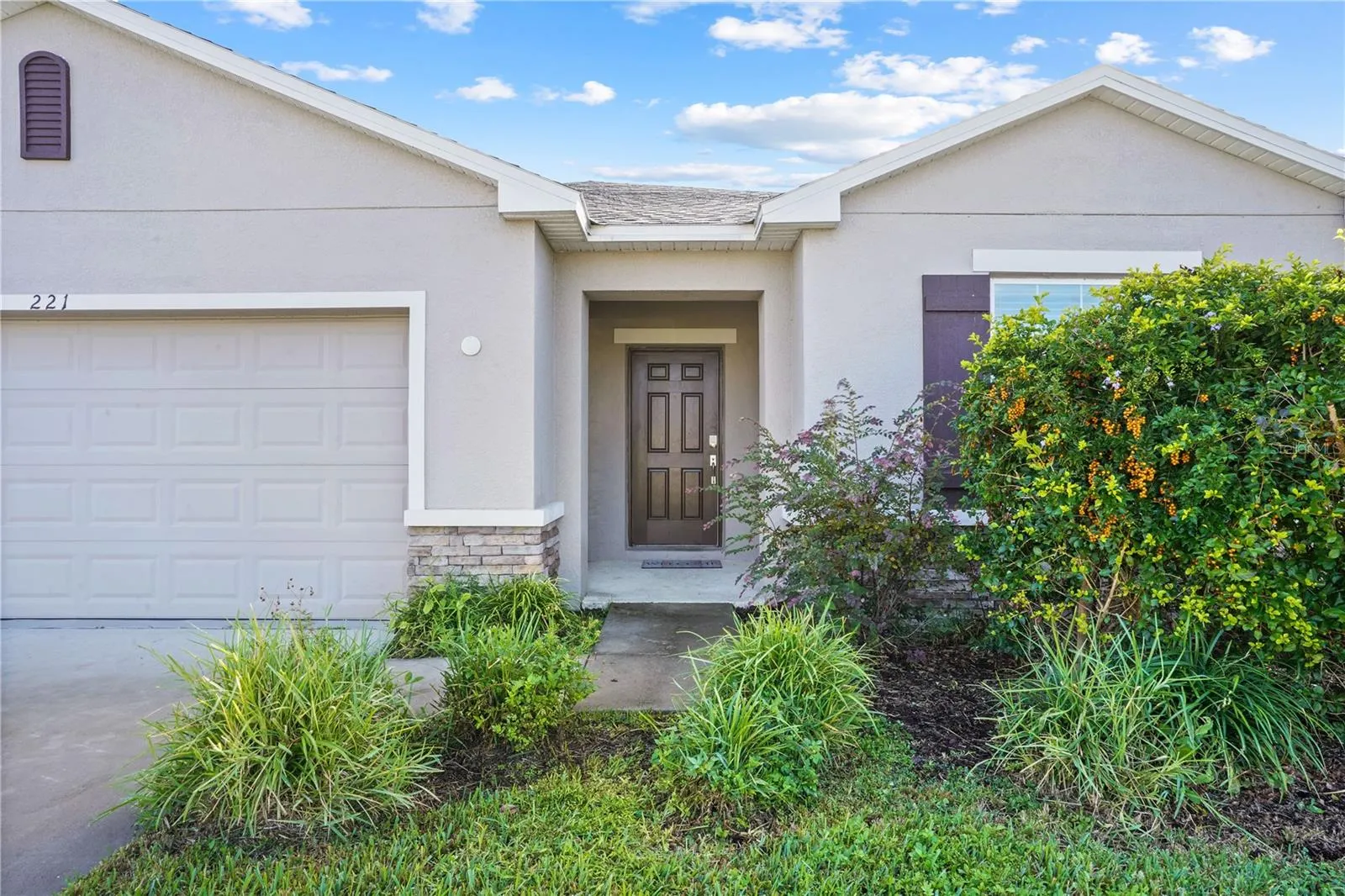 221 AQUAMARINE LN