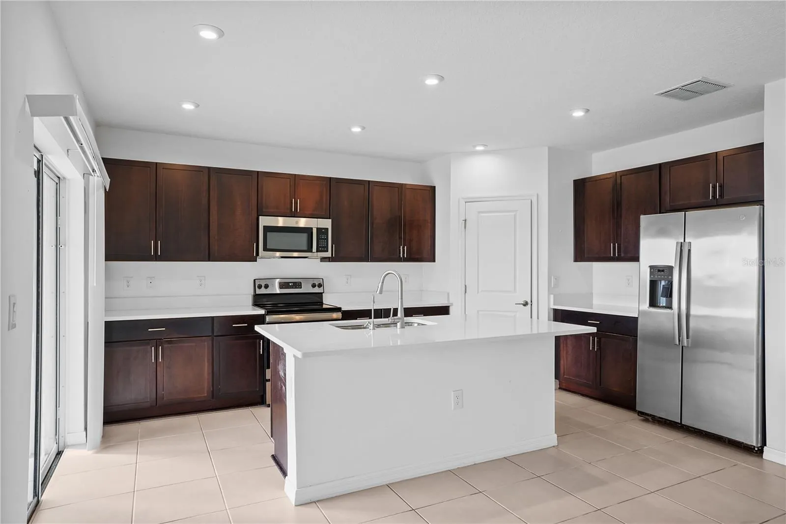 221 AQUAMARINE LN