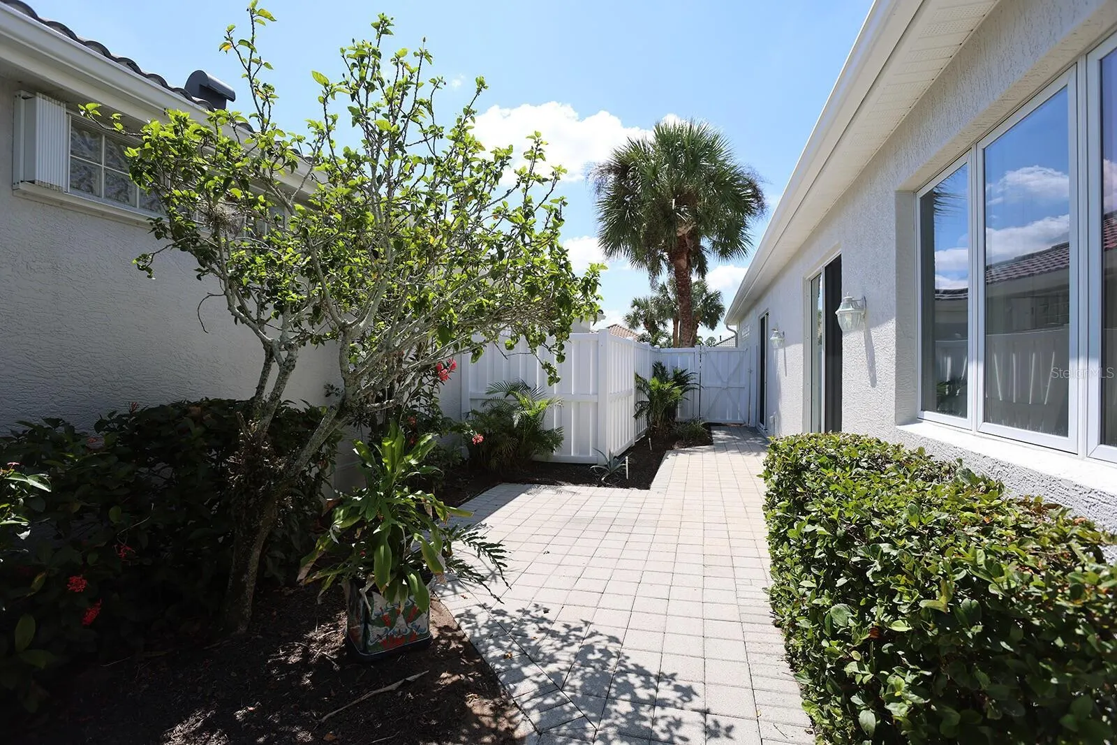 8515 53RD PL E