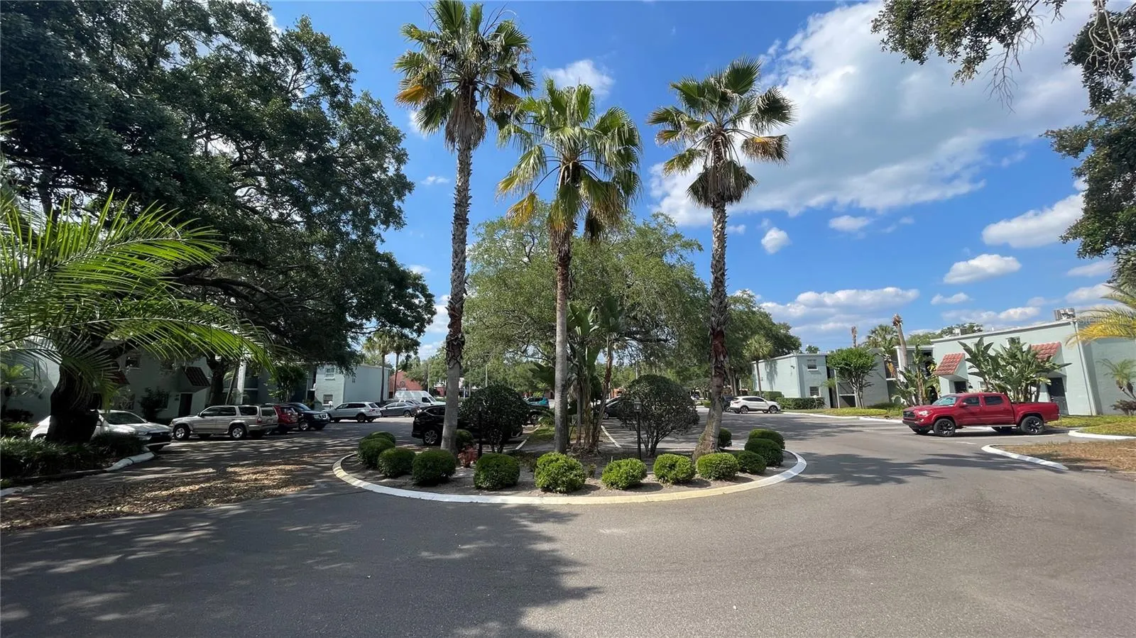 2850 SOMERSET PARK DR #201, #201