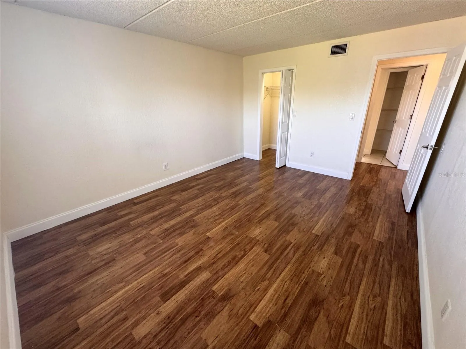 2850 SOMERSET PARK DR #201, #201
