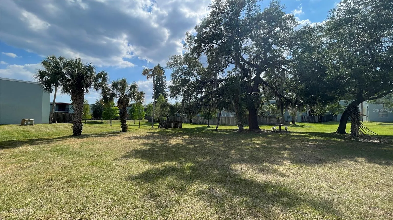 2850 SOMERSET PARK DR #201, #201
