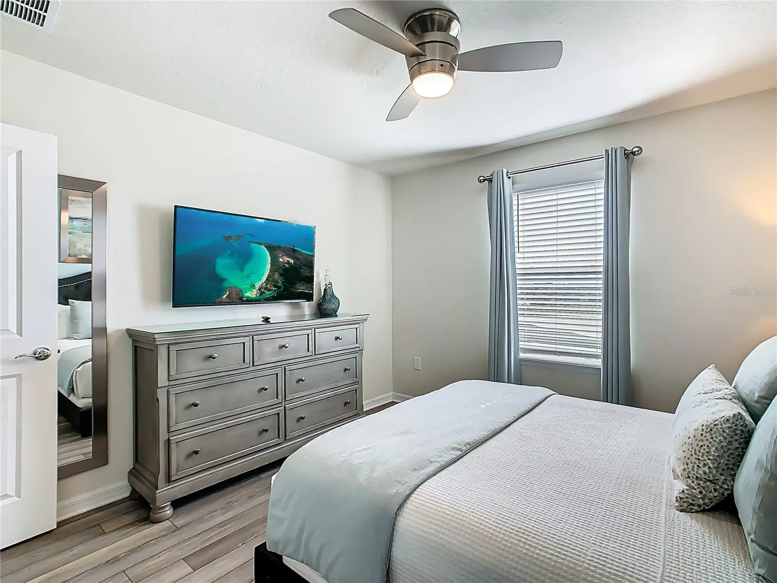 1901 SUMMER DR