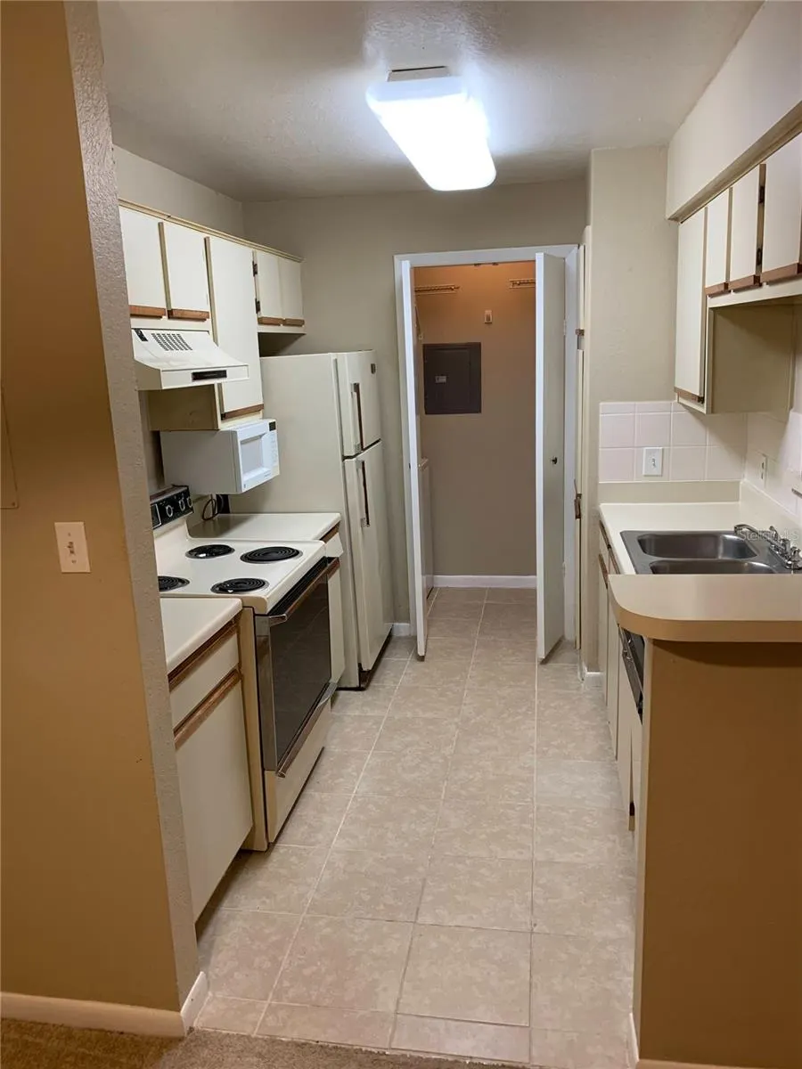 4350 PERKINSHIRE LN #104, #104
