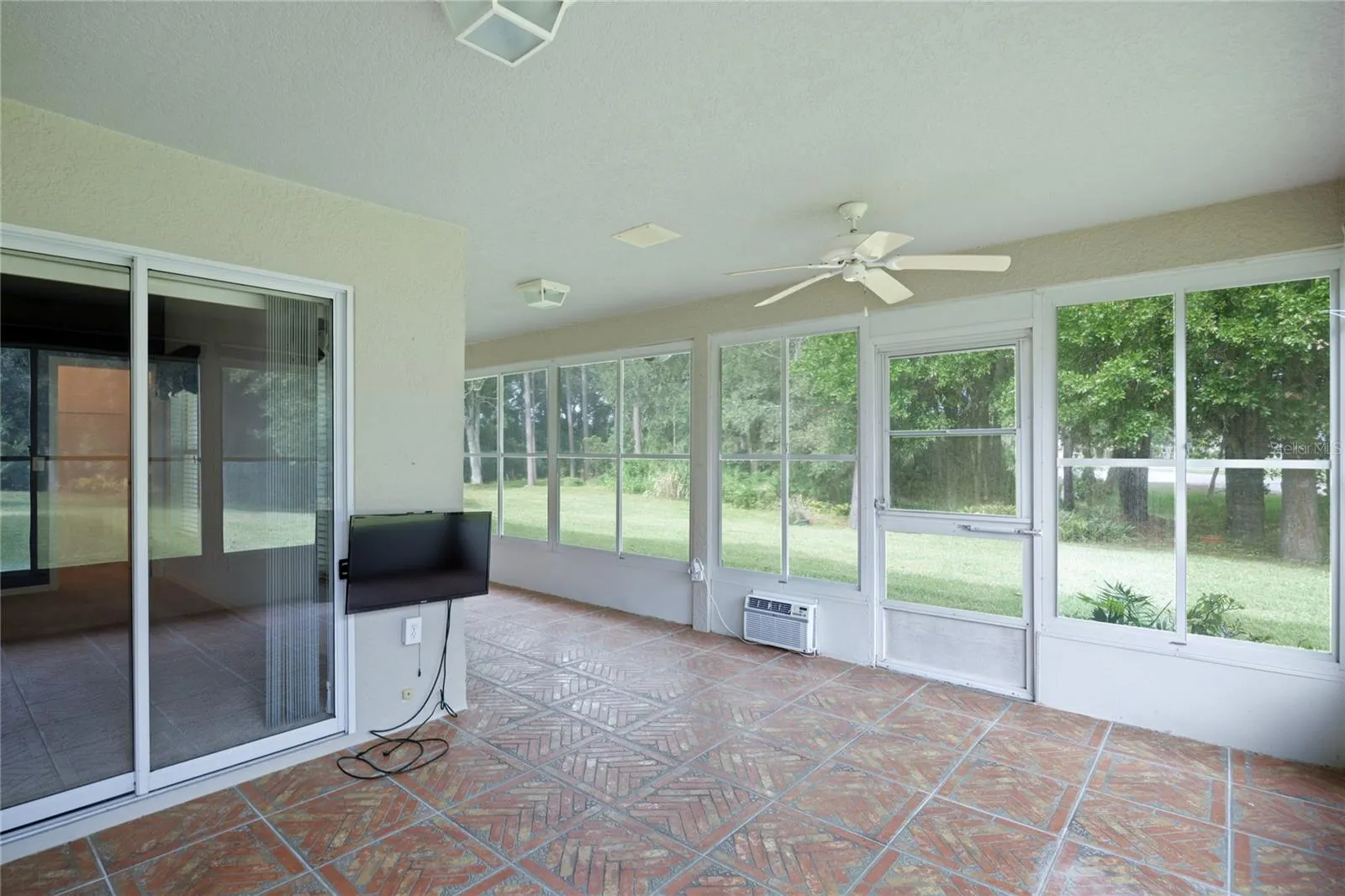 934 TORREY PINE DR