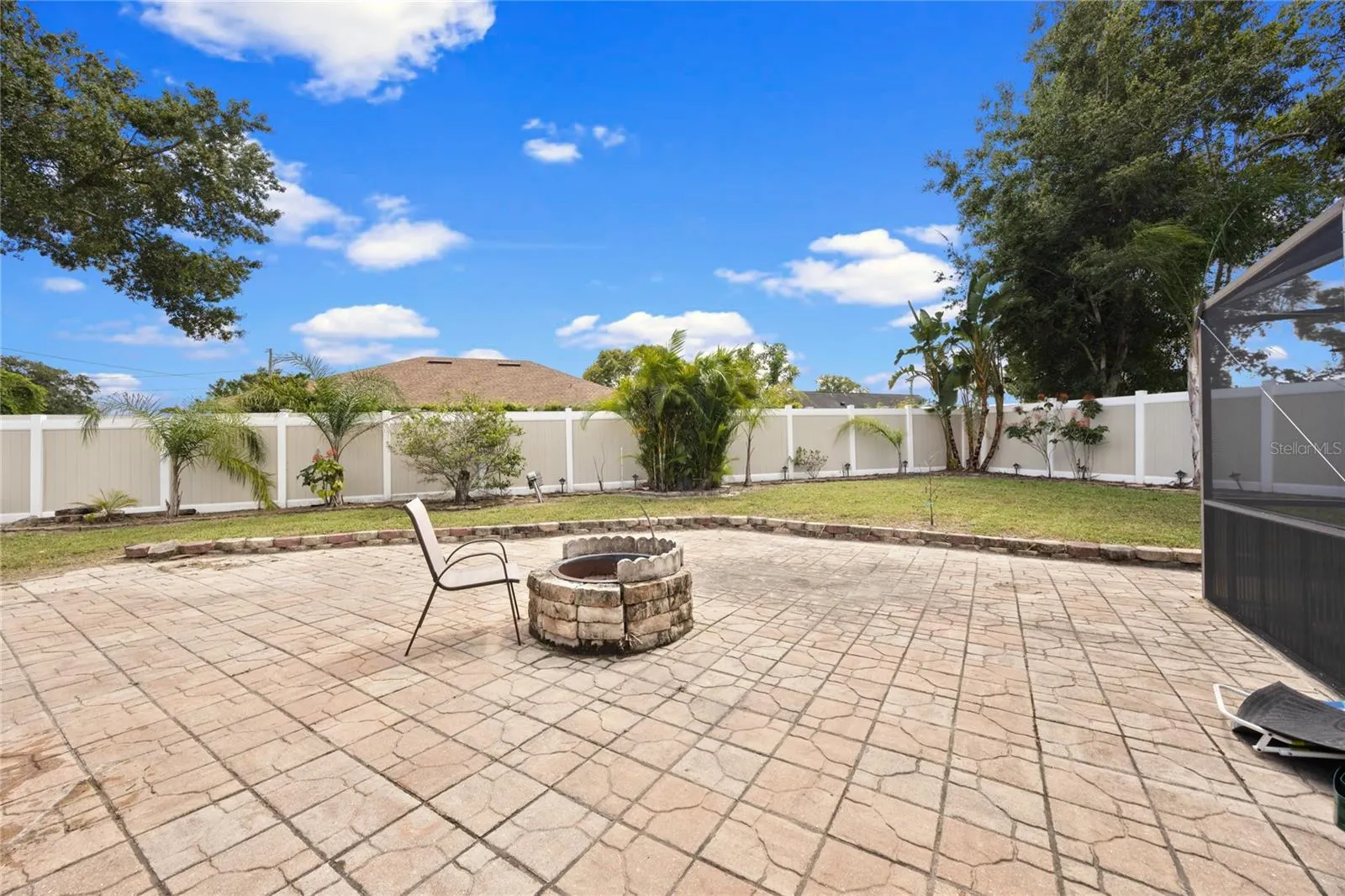 1351 BATON DR