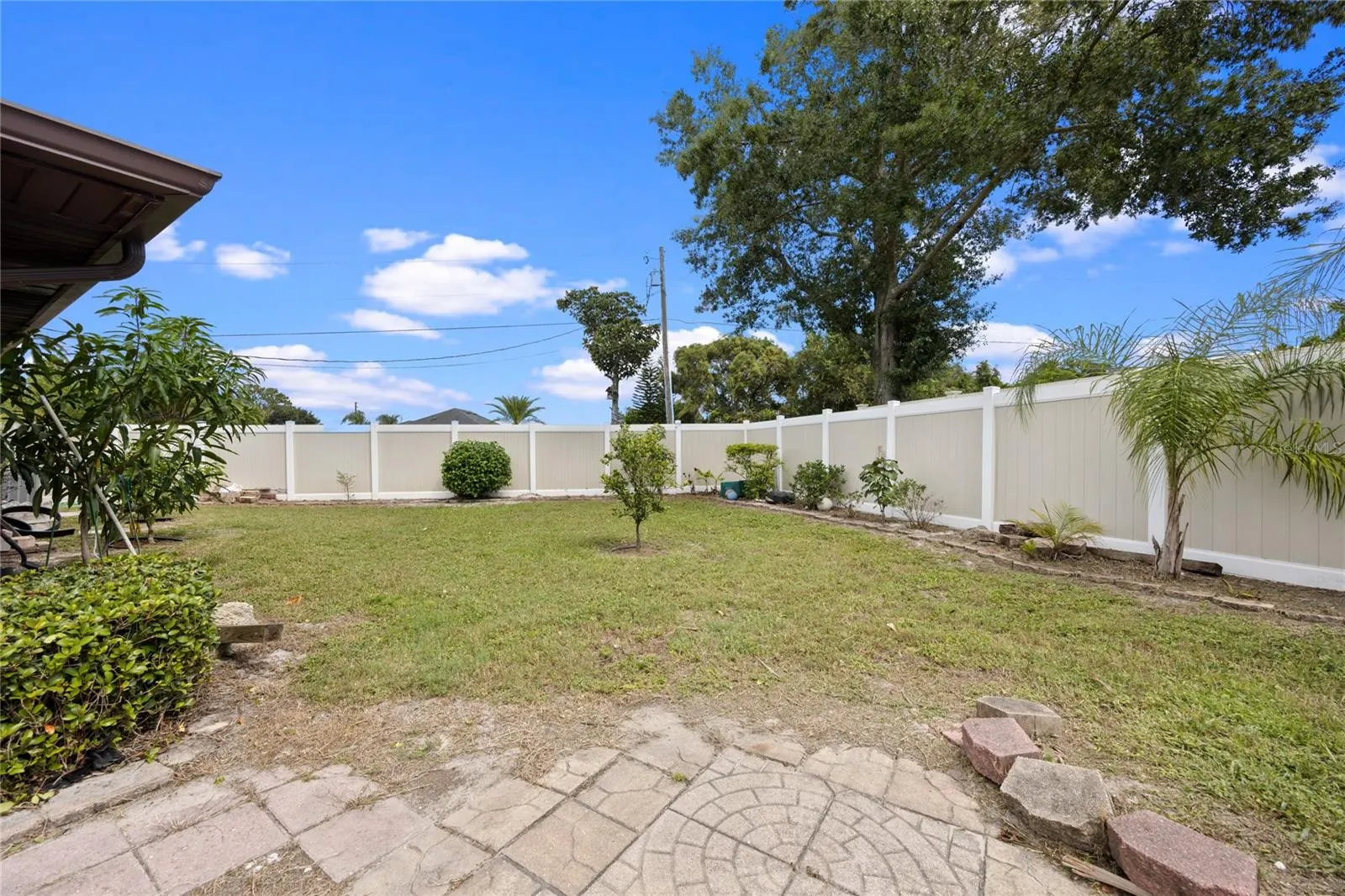 1351 BATON DR