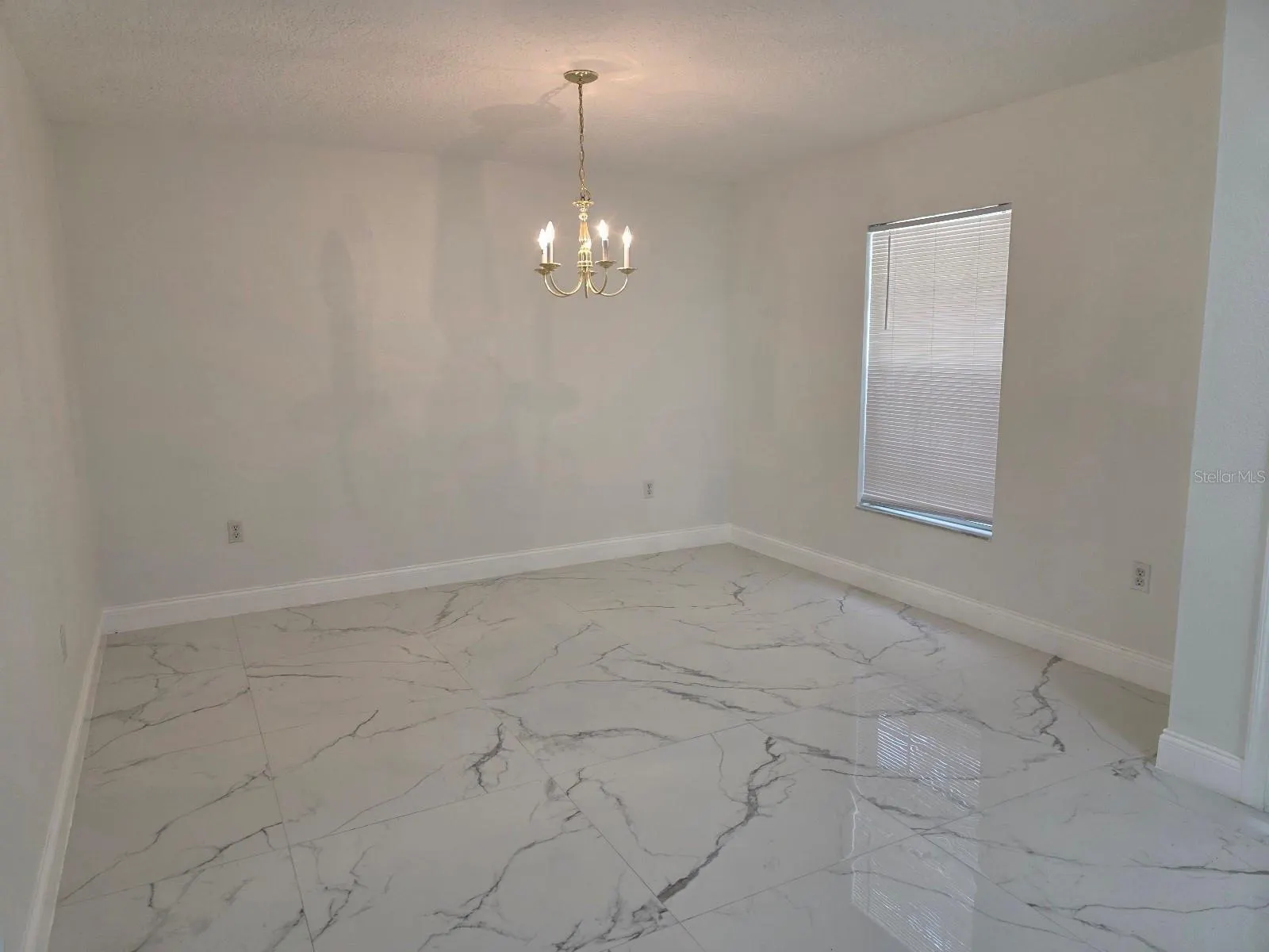 2301 EL MARRA DR