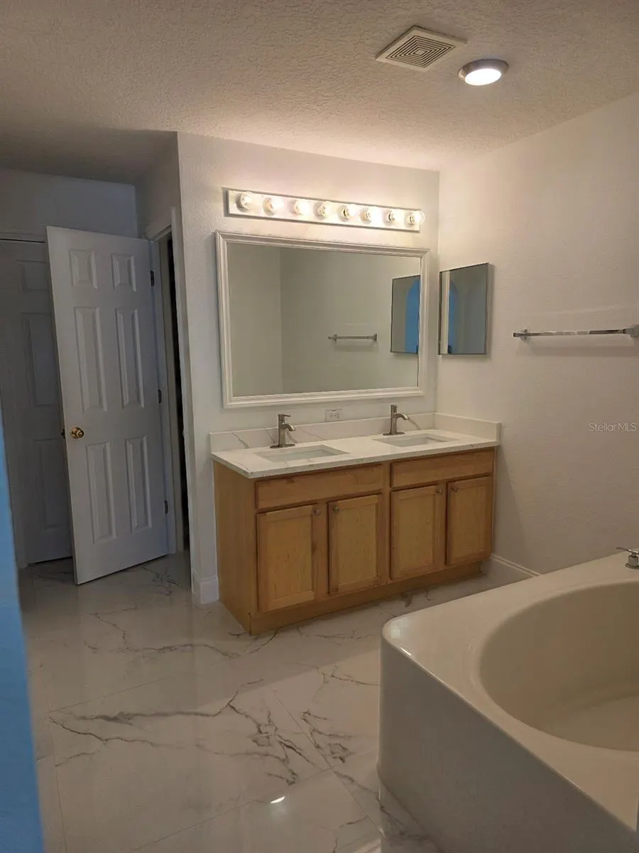 2301 EL MARRA DR