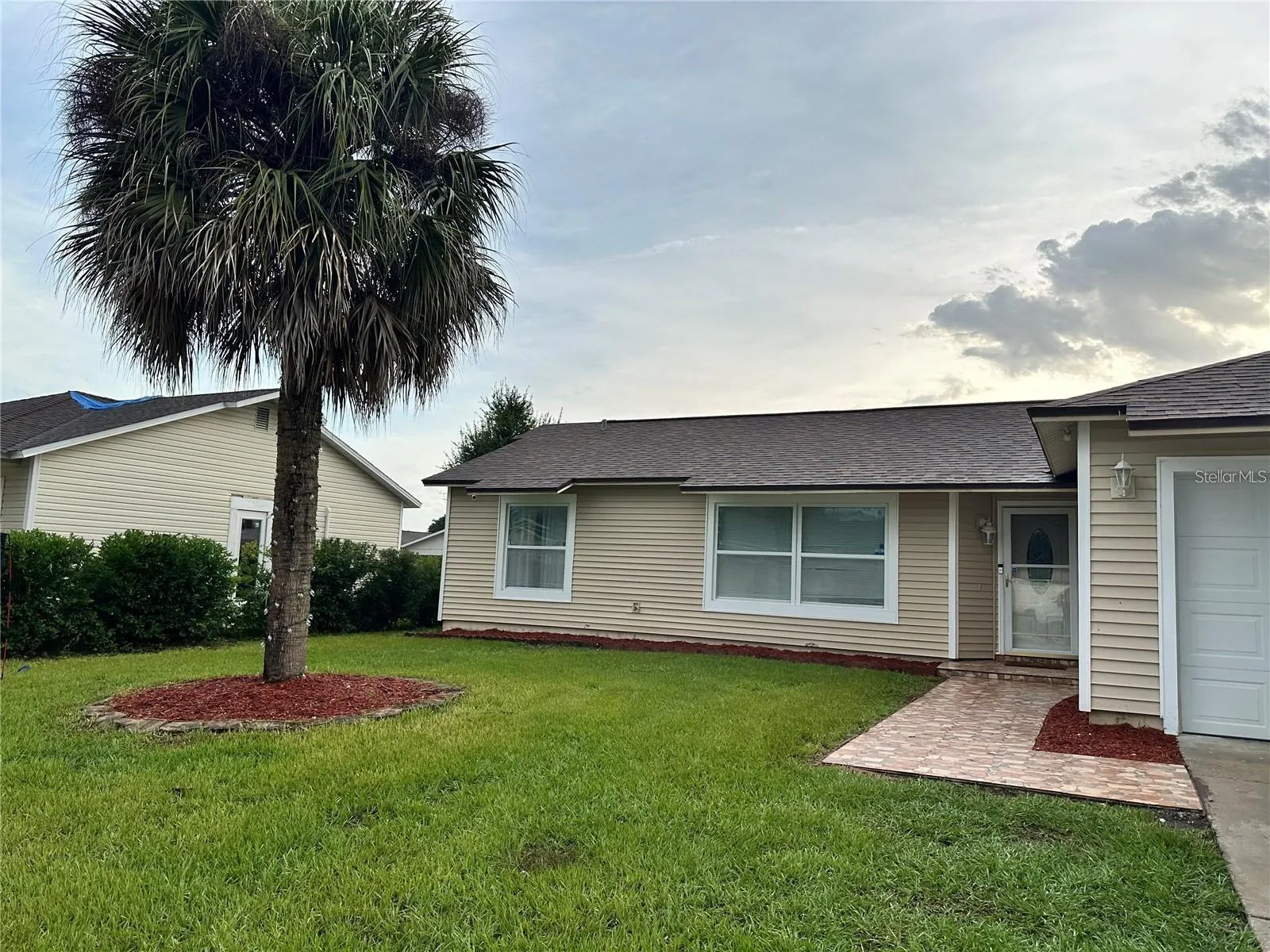 2454 OAK HOLLOW DR