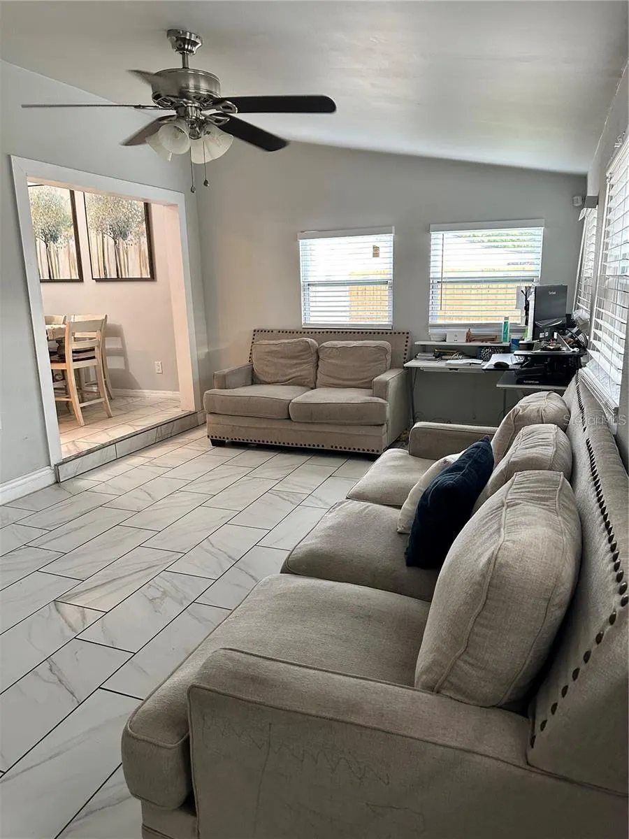 2454 OAK HOLLOW DR