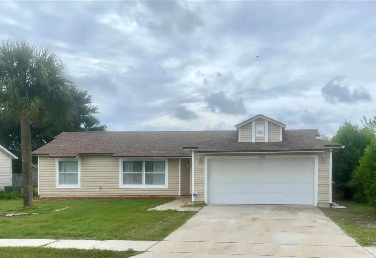 2454 OAK HOLLOW DR