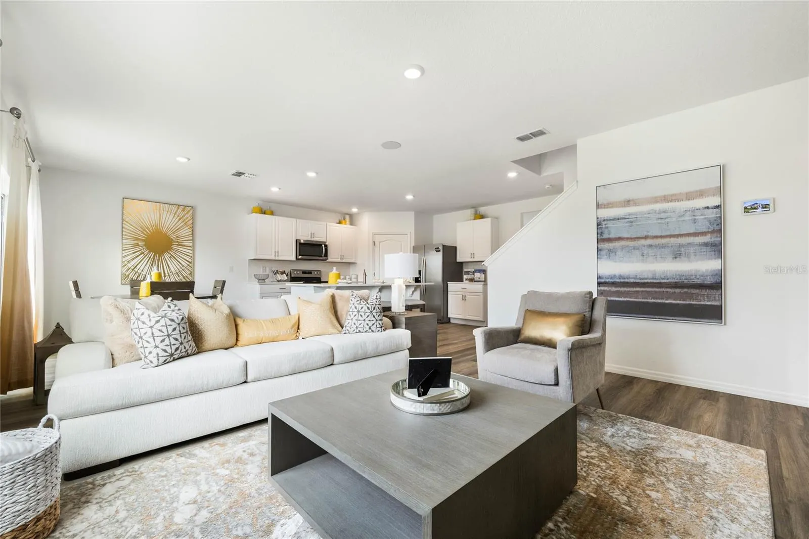 2815 HOUSE FINCH RD