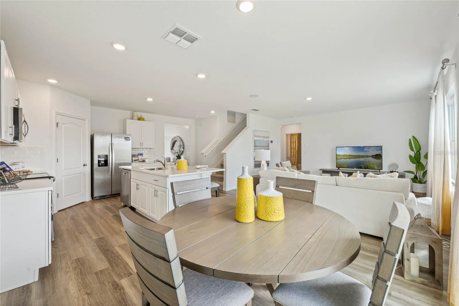 2815 HOUSE FINCH RD