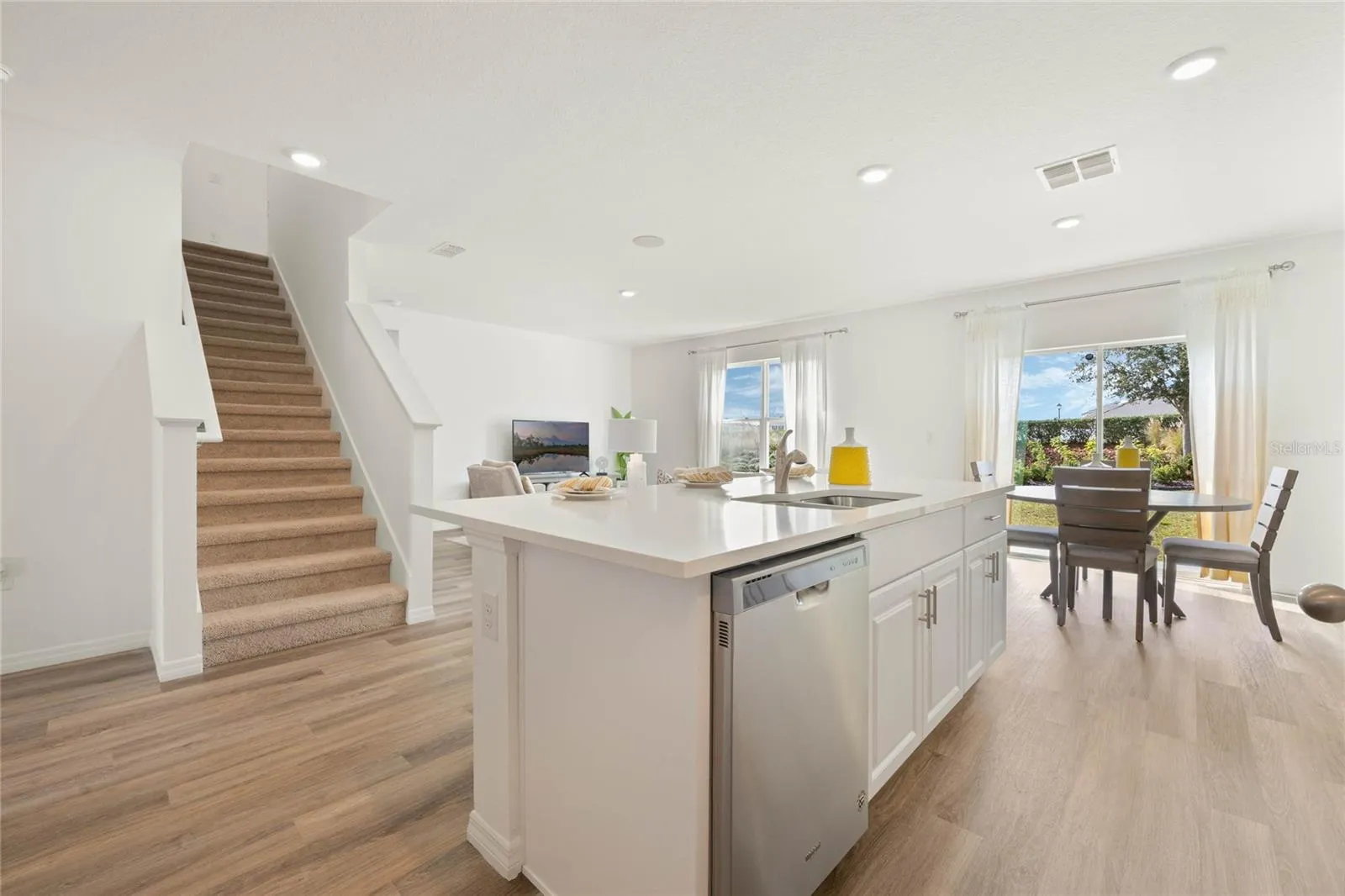 2815 HOUSE FINCH RD