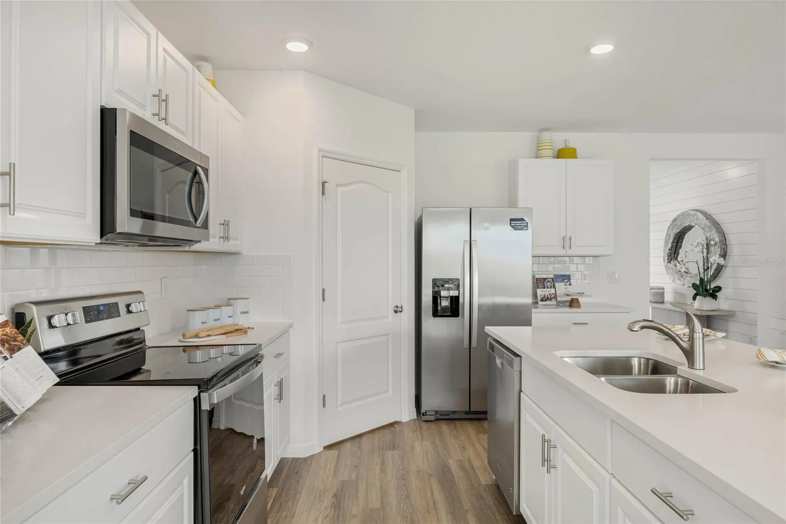2815 HOUSE FINCH RD