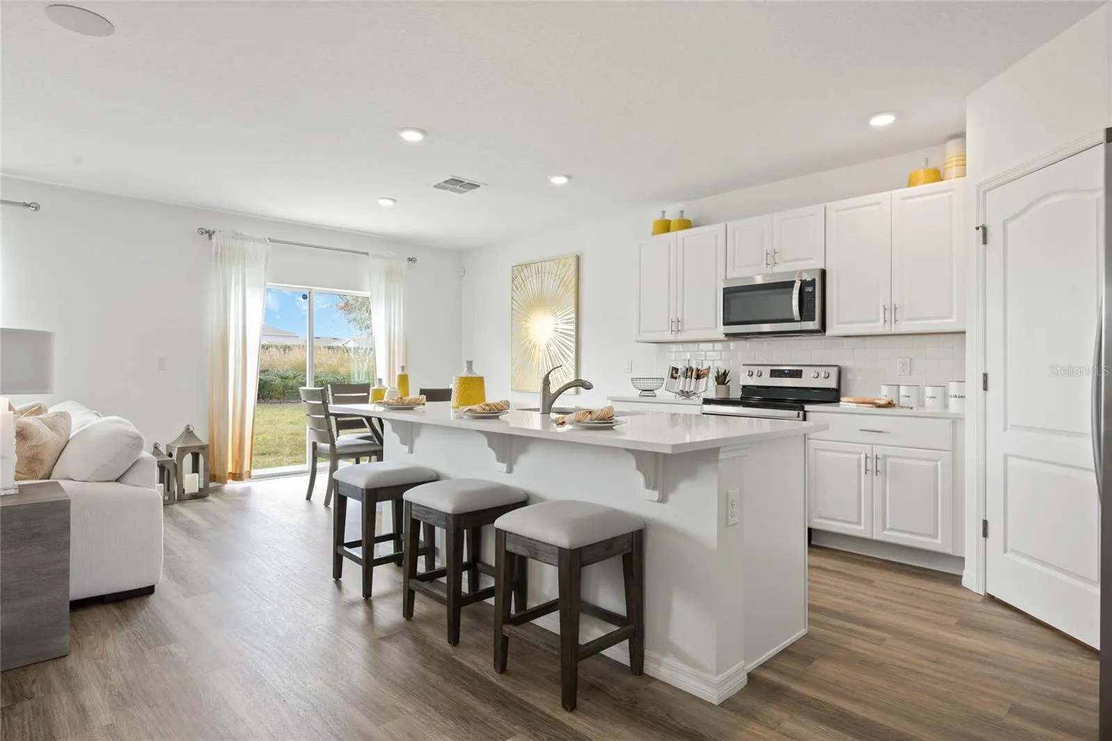 2815 HOUSE FINCH RD