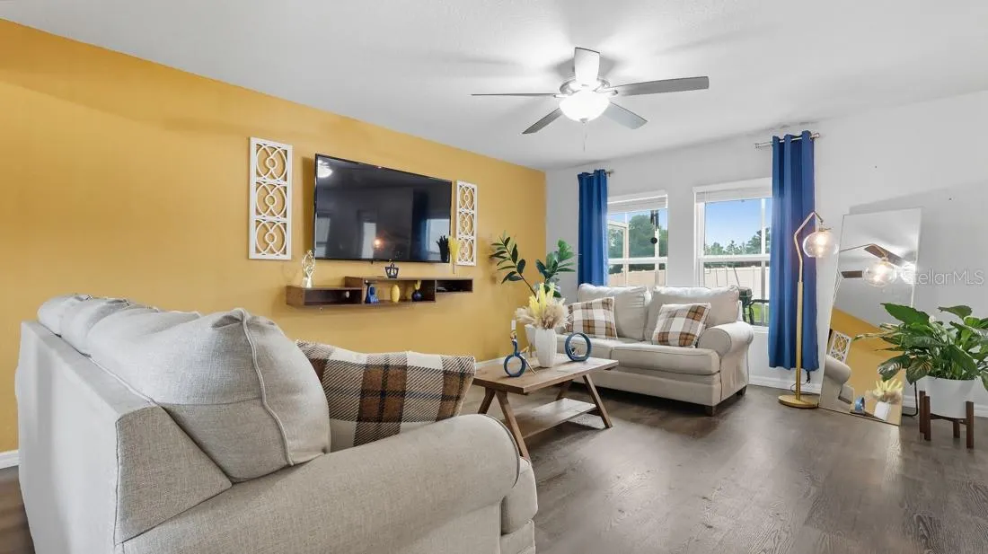 398 DAFFODIL LN