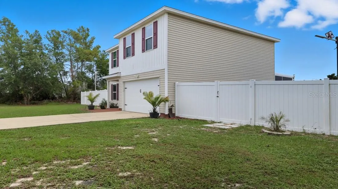398 DAFFODIL LN
