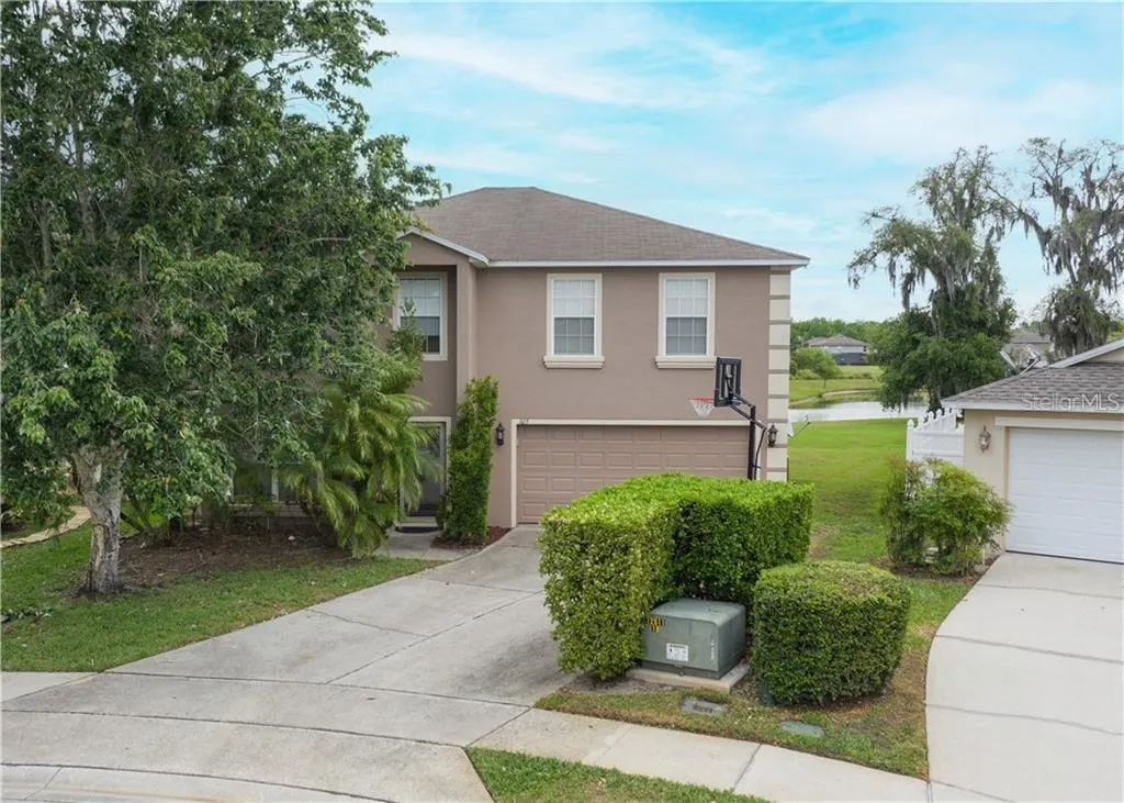 105 CEDAR HEIGHTS CT