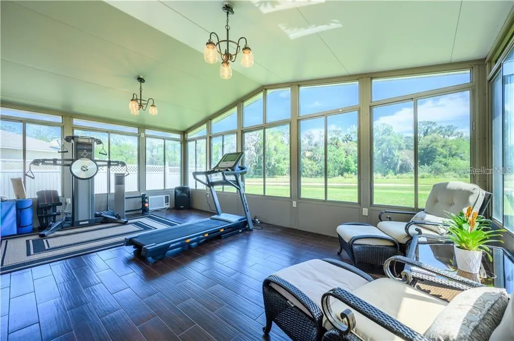 105 CEDAR HEIGHTS CT
