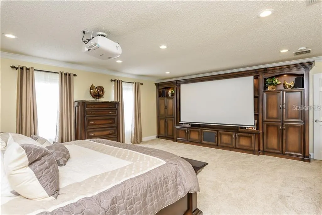 105 CEDAR HEIGHTS CT
