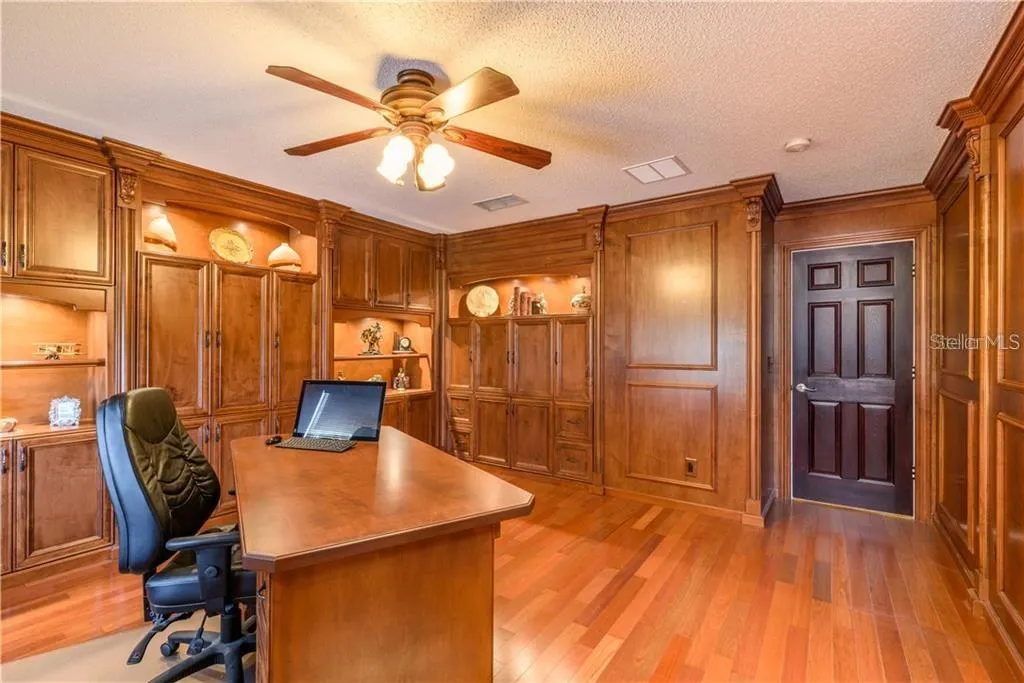 105 CEDAR HEIGHTS CT