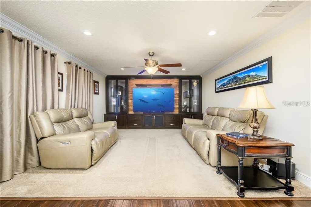 105 CEDAR HEIGHTS CT