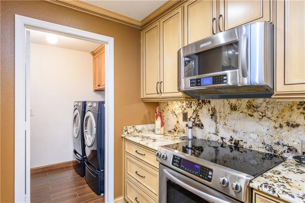 105 CEDAR HEIGHTS CT