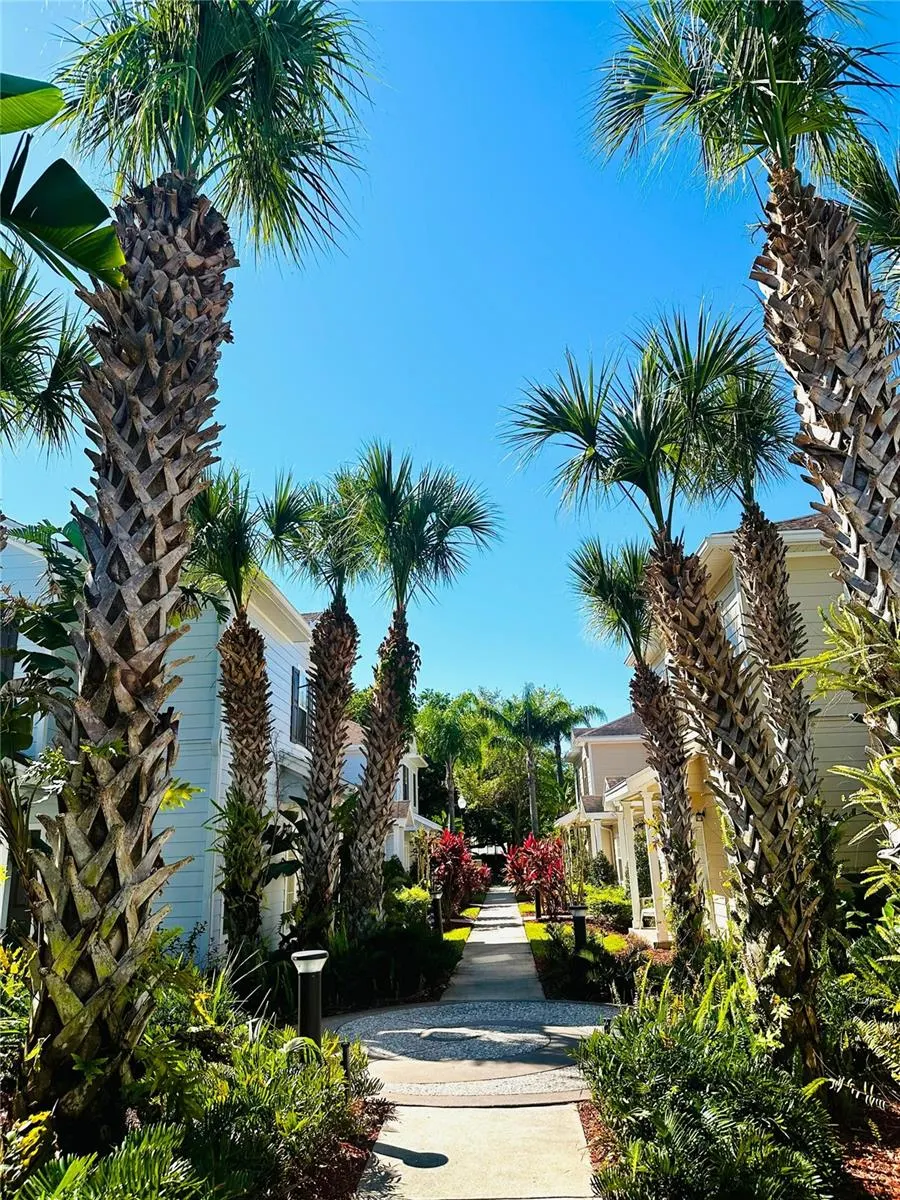 2954 LUCAYAN HARBOUR CIR #106, #106
