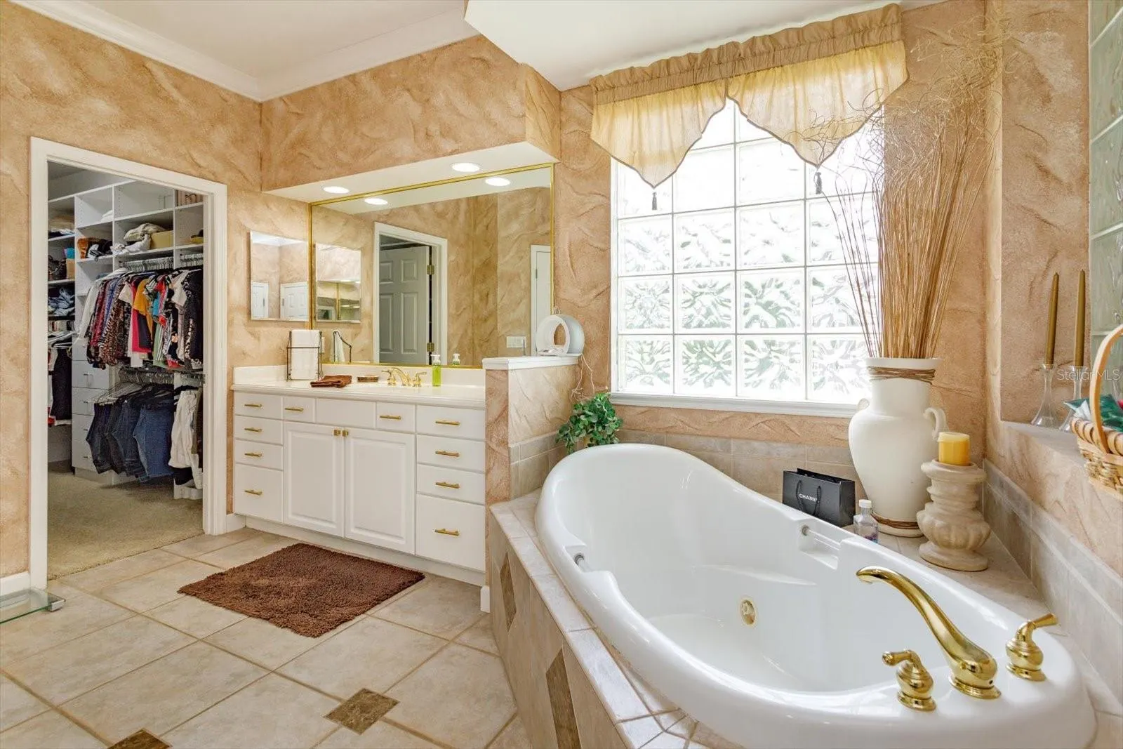 13554 SUNSET LAKES CIRCLE