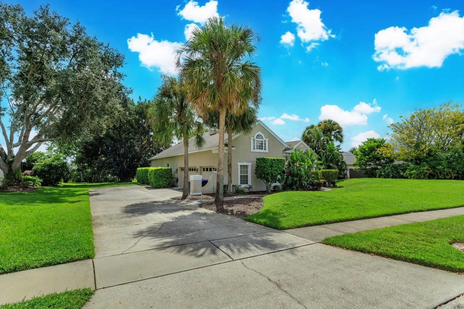 13554 SUNSET LAKES CIRCLE