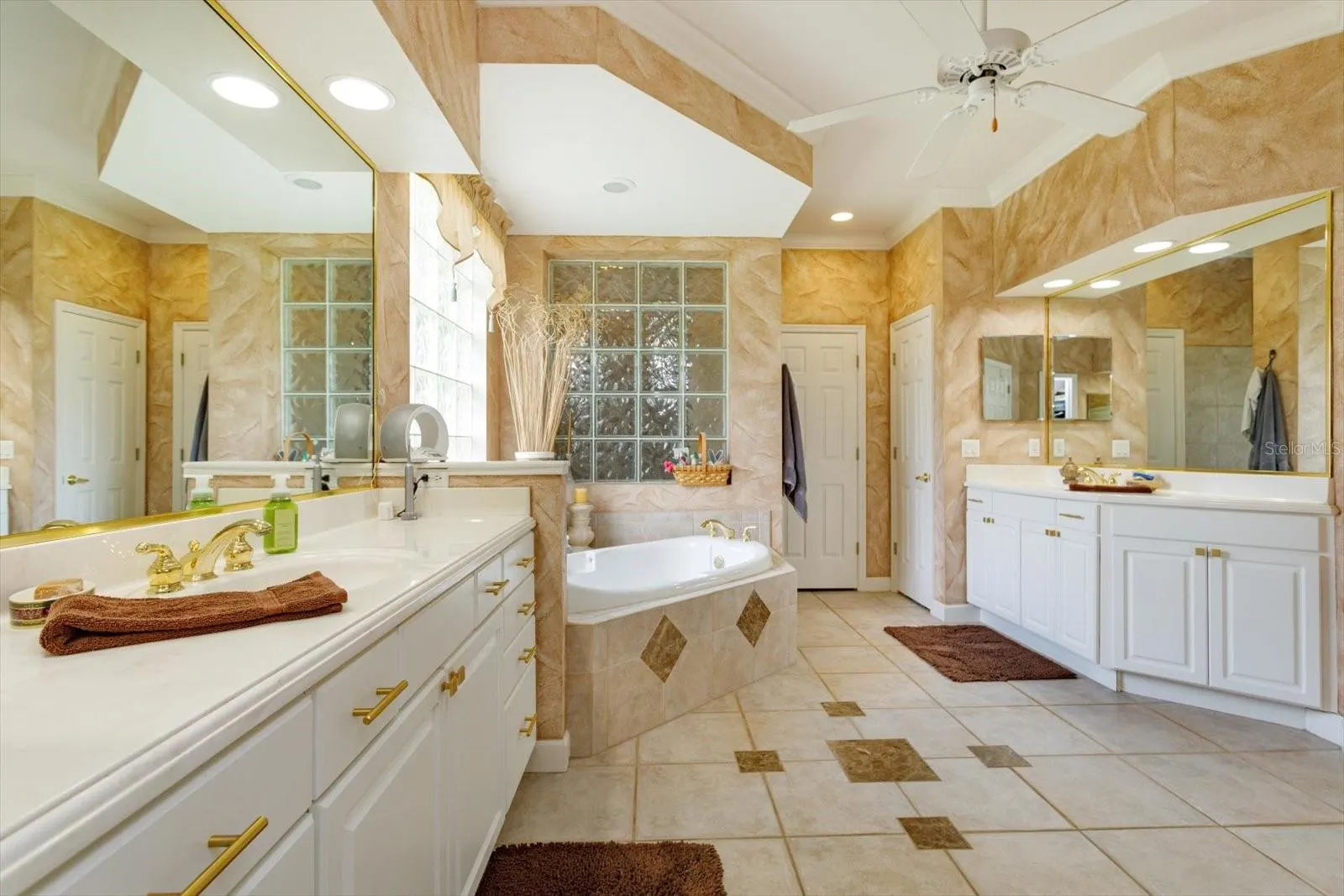 13554 SUNSET LAKES CIRCLE