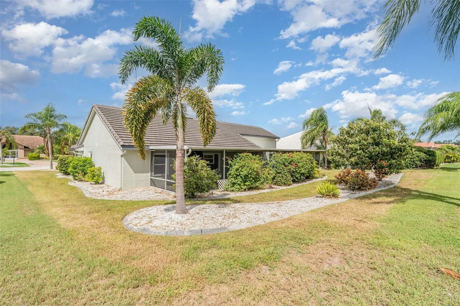 2048 BERRY ROBERTS DR