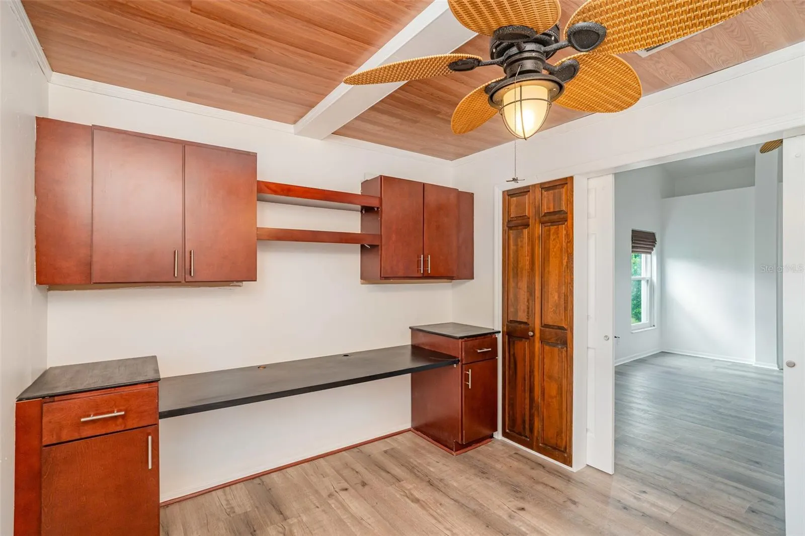 2048 BERRY ROBERTS DR