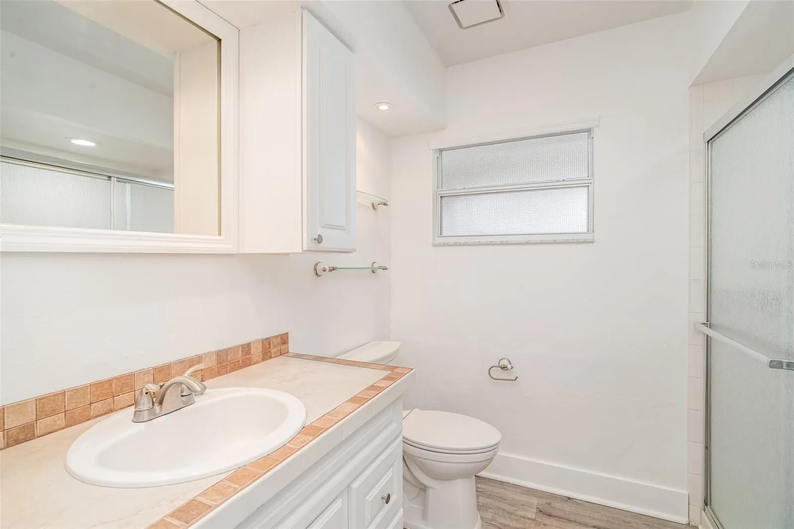 2048 BERRY ROBERTS DR